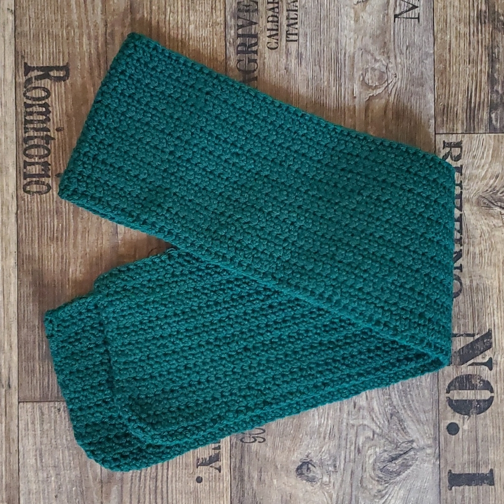 Handmade, crocheted, green, unisex, scarf